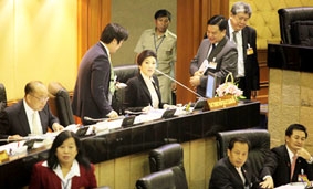 Nữ Thủ tướng Thái Lan đối mặt với lá phiếu tín nhiệm của Hạ viện