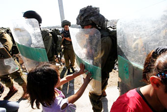 Israel bắt đầu cuộc đáp trả nguy hiểm