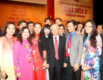 Đào tạo lớp thanh niên ưu tú, kế tục trung thành và 
xứng đáng sự nghiệp cách mạng của Đảng, của dân tộc