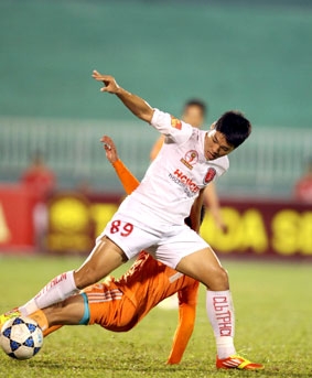 Tiền và tình yêu bóng đá