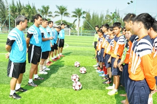 “Lò” thủ môn đầu tiên ở Việt Nam