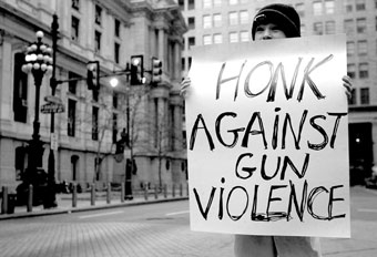 Tổng thống Mỹ Obama trước sức ép kiểm soát vũ khí