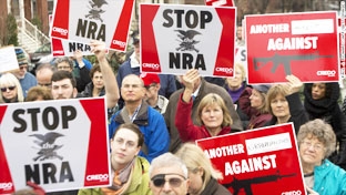 Các nhóm ủng hộ quyền sở hữu súng “bặt tiếng”