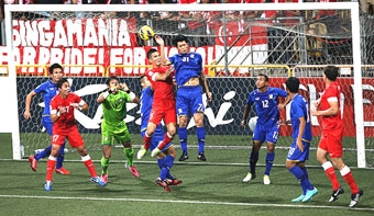 Huấn luyện viên Schafer hết bài?