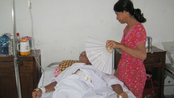 Một gia đình khốn khó cần giúp đỡ