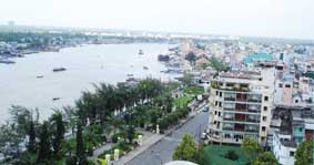 Thách thức và cơ hội từ hội nhập