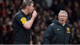 Sir Ferguson thoát án phạt của FA