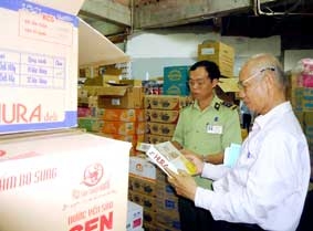 Tập trung kiềm chế lạm phát, 
thúc đẩy sản xuất kinh doanh