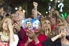 Cục máu đông của bà Clinton nằm gần não nhưng không nguy hiểm