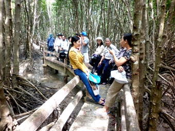 Chờ sự bứt phá