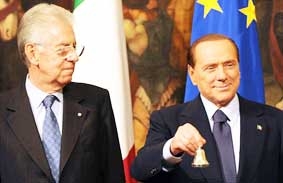 Monti “tấn công” Berlusconi