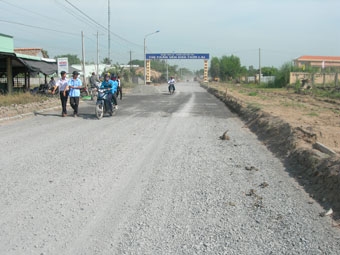 Cần sớm hoàn thành đường giao thông liên xã ở huyện Thới Lai