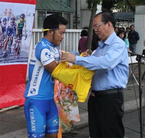 3 tay đua của Cần Thơ về đầu chặng 3