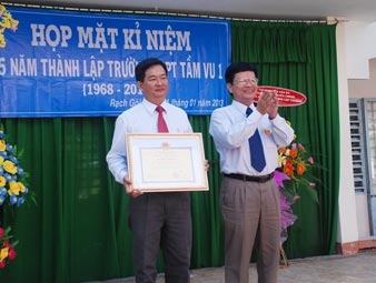 45 năm với sự nghiệp trồng người