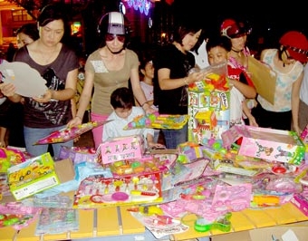 Dạy con biết trân trọng giá trị đồng tiền