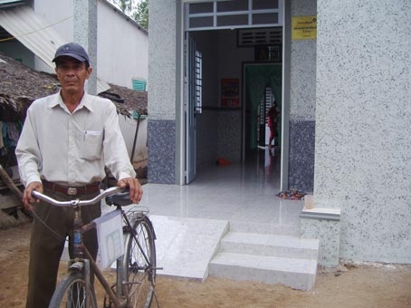 Noi gương cần, kiệm của Bác