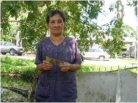 Trao tiền từ thiện