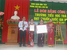 Chung niềm vui Trường chuẩn quốc gia