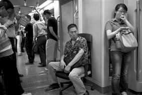 Nguy cơ từ tình trạng bùng nổ 
xây dựng tàu điện ngầm