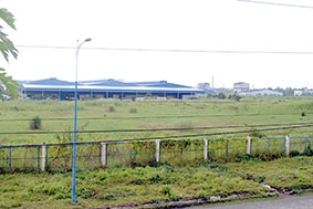 Hoang phí đất ưu đãi