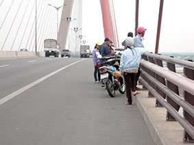 Cầu Cần Thơ cần thông thoáng, sạch đẹp