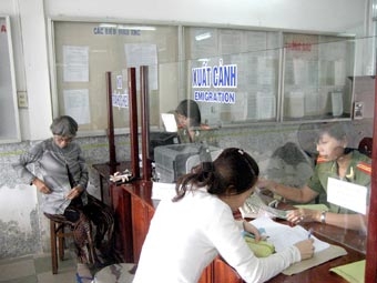 Tiến đến nền “hành chính phục vụ”