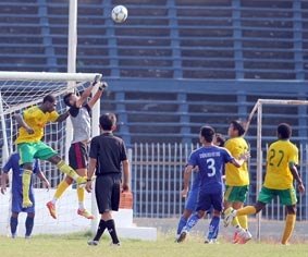 Giải hạng Nhất - cuộc đua quyết liệt của các đội bóng ĐBSCL