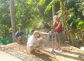Thực hiện dân chủ, tạo niềm tin trong dân
