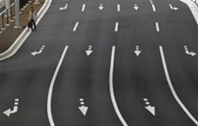 Tiêu 100 tỉ USD trong 15 tháng - 

một nhiệm vụ bất khả thi?