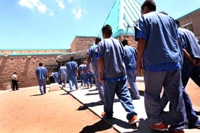 Mỹ phóng thích người nhập cư phạm pháp để giảm gánh nặng ngân sách