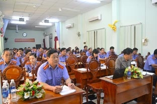 Đảm bảo việc tổ chức lấy ý kiến nhân dân về Dự thảo sửa đổi 
Hiến pháp năm 1992 sâu rộng, dân chủ và khách quan