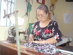 Gương mẫu, cần kiệm theo gương Bác
