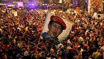 Cả thế giới bàng hoàng