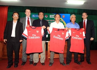 Người “săn” Arsenal