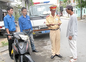 Tăng cường tuần tra, kiểm soát, 

xử lý nghiêm các hành vi vi phạm Luật Giao thông