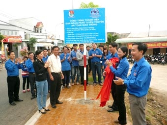 TUYÊN TRUYỀN, GIÁO DỤC NÂNG CAO Ý THỨC TỰ GIÁC CHẤP HÀNH PHÁP LUẬT VỀ AN TOÀN GIAO THÔNG TRONG ĐOÀN VIÊN THANH NIÊN