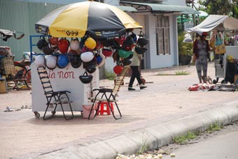 TĂNG CƯỜNG QUẢN LÝ SẢN XUẤT, KINH DOANH VÀ SỬ DỤNG
NÓN BẢO HIỂM KHI THAM GIA GIAO THÔNG