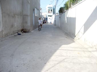 Nâng cấp các hẻm, đảm bảo 
cho người dân lưu thông an toàn