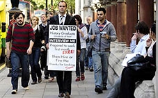 Người dân châu Âu “khốn đốn” vì khủng hoảng tài chính