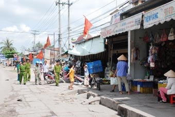 Đảm bảo trật tự an toàn giao thông khu vực 
các chợ và khu công nghiệp Trà Nóc