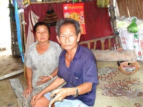 Lao đao đôi vợ chồng già