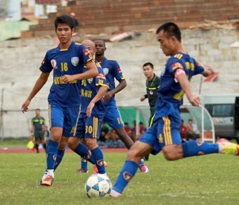 Hùng Vương An Giang tiếp tục tiến bước, 
Cao su Đồng Tháp phập phù