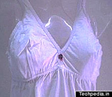 Sinh viên Ấn Độ chế tạo áo lót chống sàm sỡ