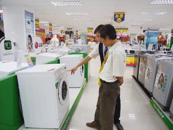 Nhiều giải pháp tiết kiệm điện 
trong mùa khô