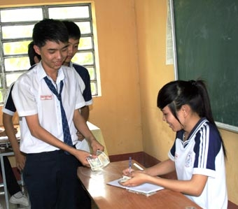 Học theo gương tiết kiệm của Bác