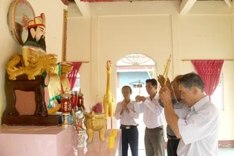 Đền thờ Vua Hùng giữa lòng Đất Mũi