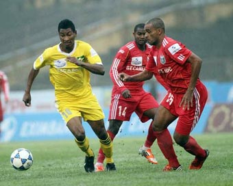 Sân Bình Dương: “Gạch” lại sẽ tiếp tục “lún”?