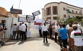 Bộ Ngoại giao Libye bị bao vây