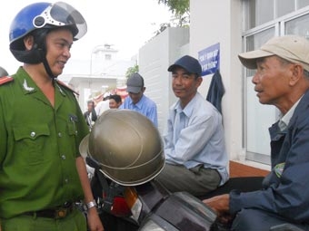 Để kiềm chế tai nạn giao thông