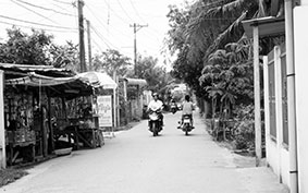 Tuyên truyền, vận động để người dân nghiêm chỉnh 

chấp hành Luật Giao thông đường bộ